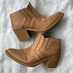 Tan wedge booties • Size 5